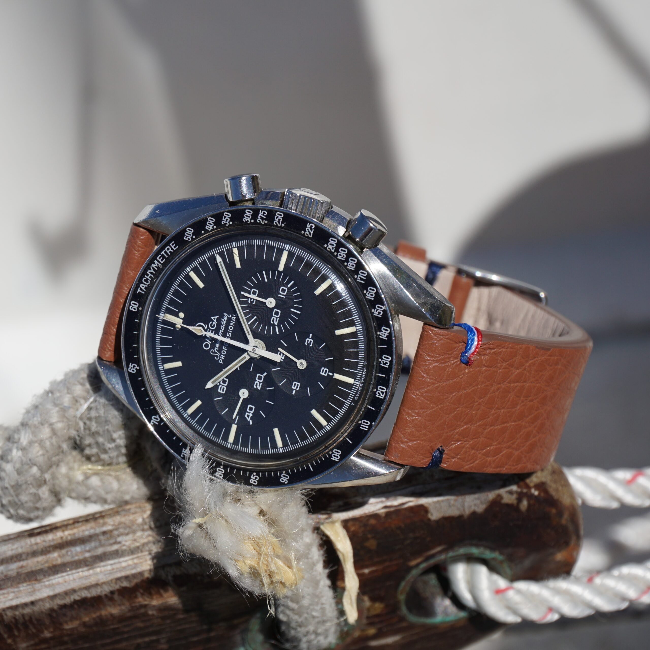 bracelet cognac omega speedmaster
